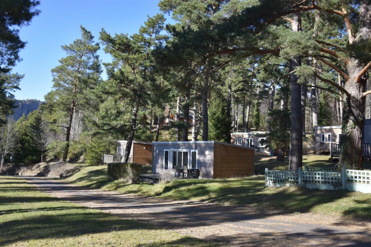 Camping Domaine Du Lac Chambon Murol Exteriér fotografie