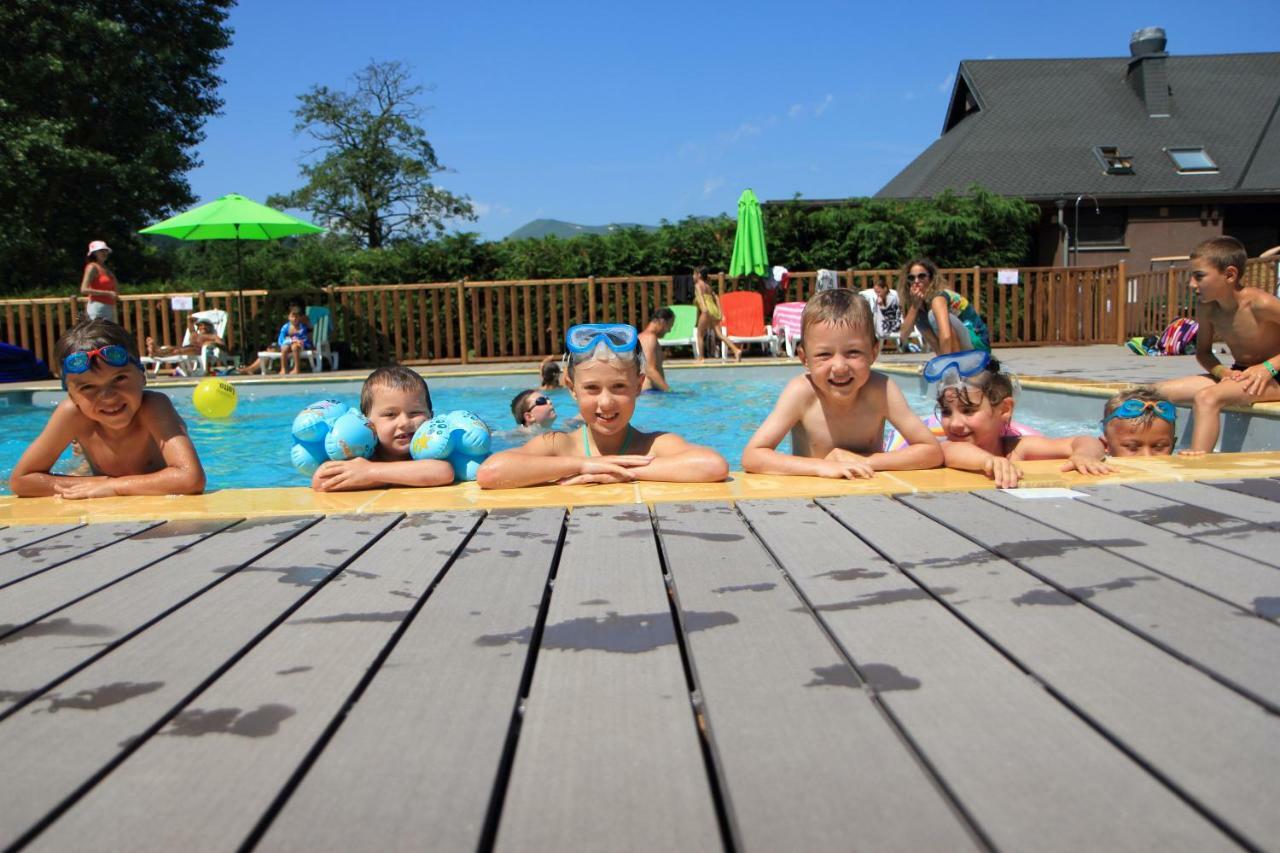 Camping Domaine Du Lac Chambon Murol Exteriér fotografie