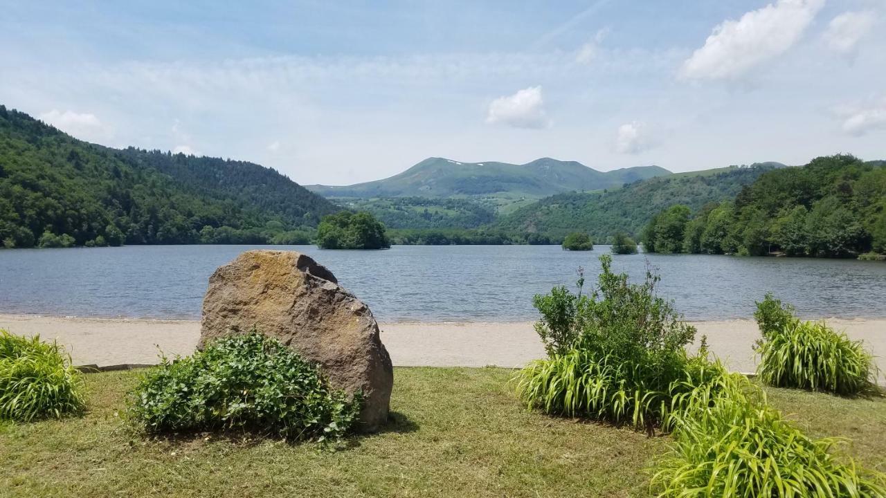 Camping Domaine Du Lac Chambon Murol Exteriér fotografie
